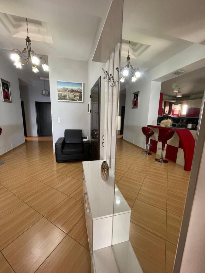 شقة Seaview Golden Penthouse ساراندا المظهر الخارجي الصورة