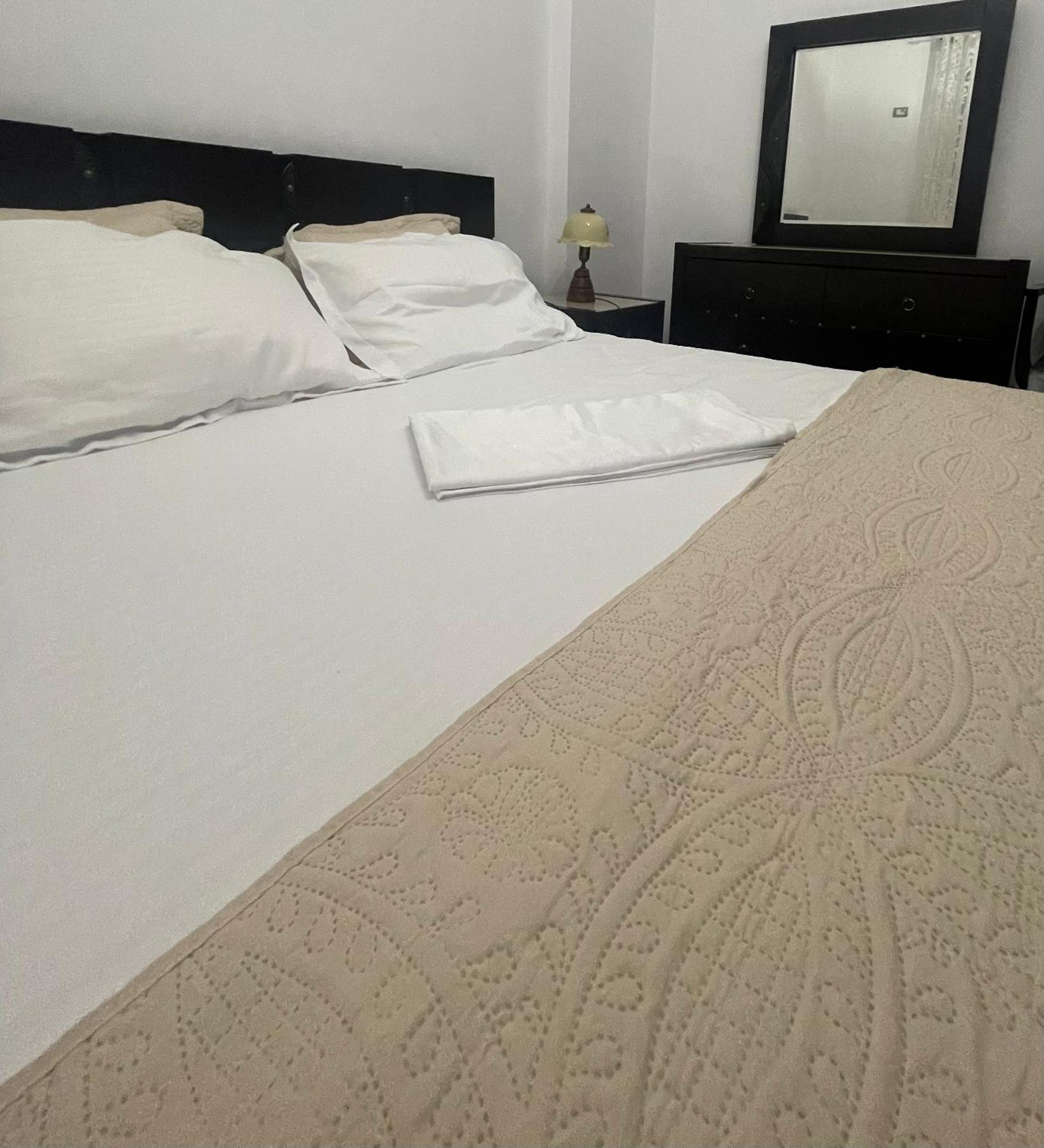 شقة Seaview Golden Penthouse ساراندا المظهر الخارجي الصورة