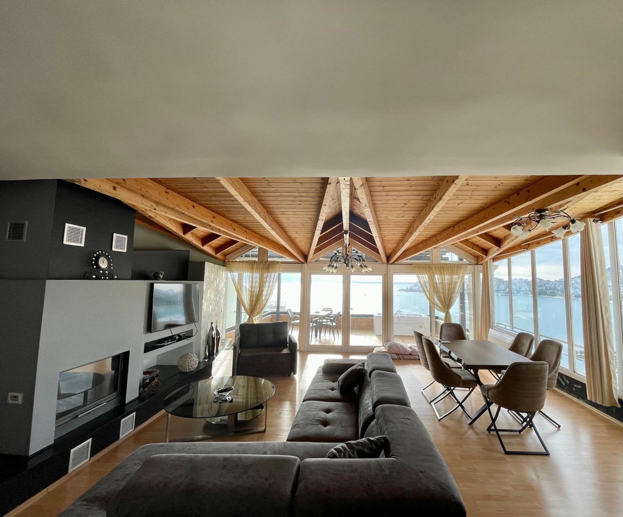 شقة Seaview Golden Penthouse ساراندا المظهر الخارجي الصورة