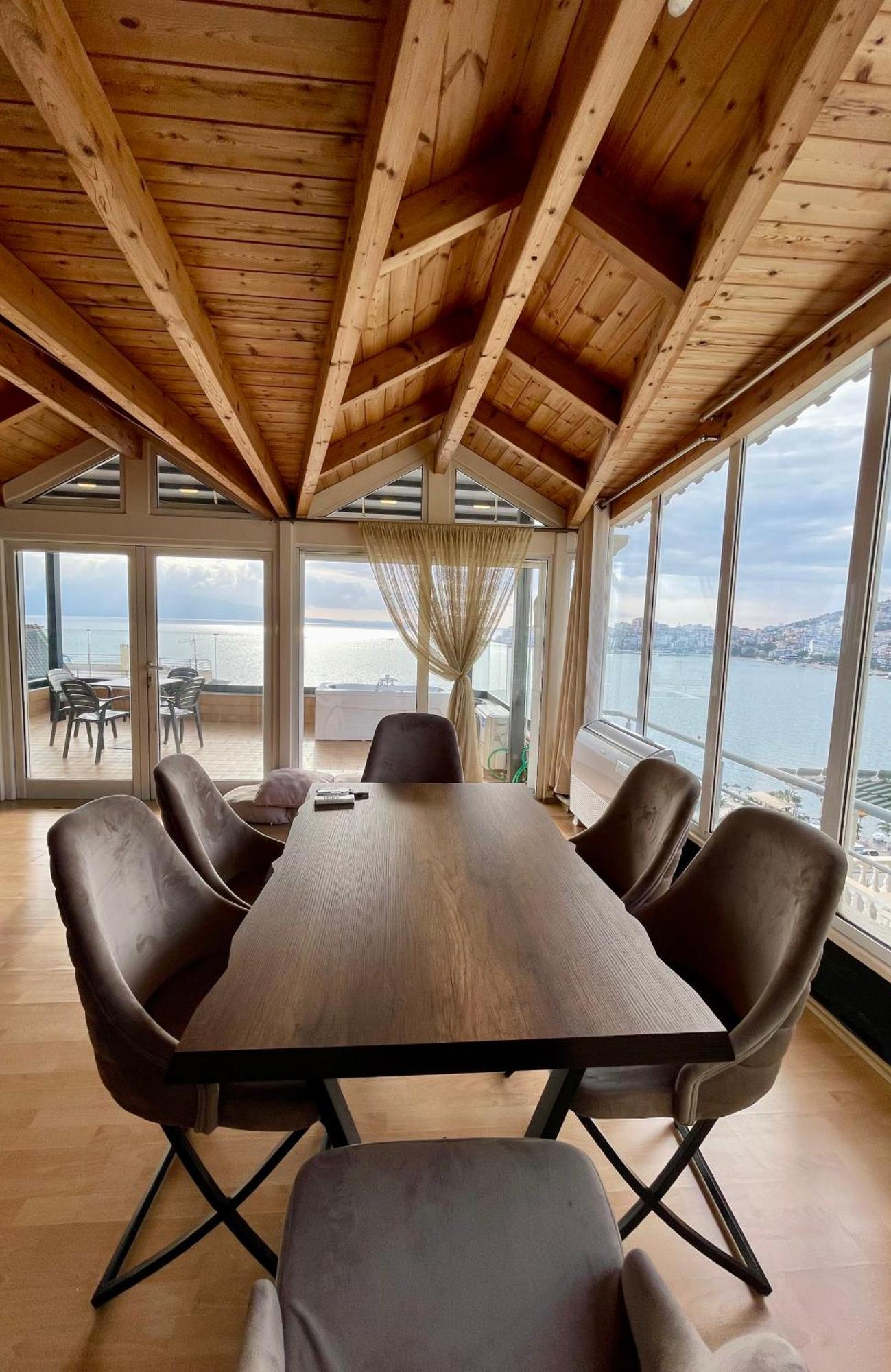 شقة Seaview Golden Penthouse ساراندا المظهر الخارجي الصورة