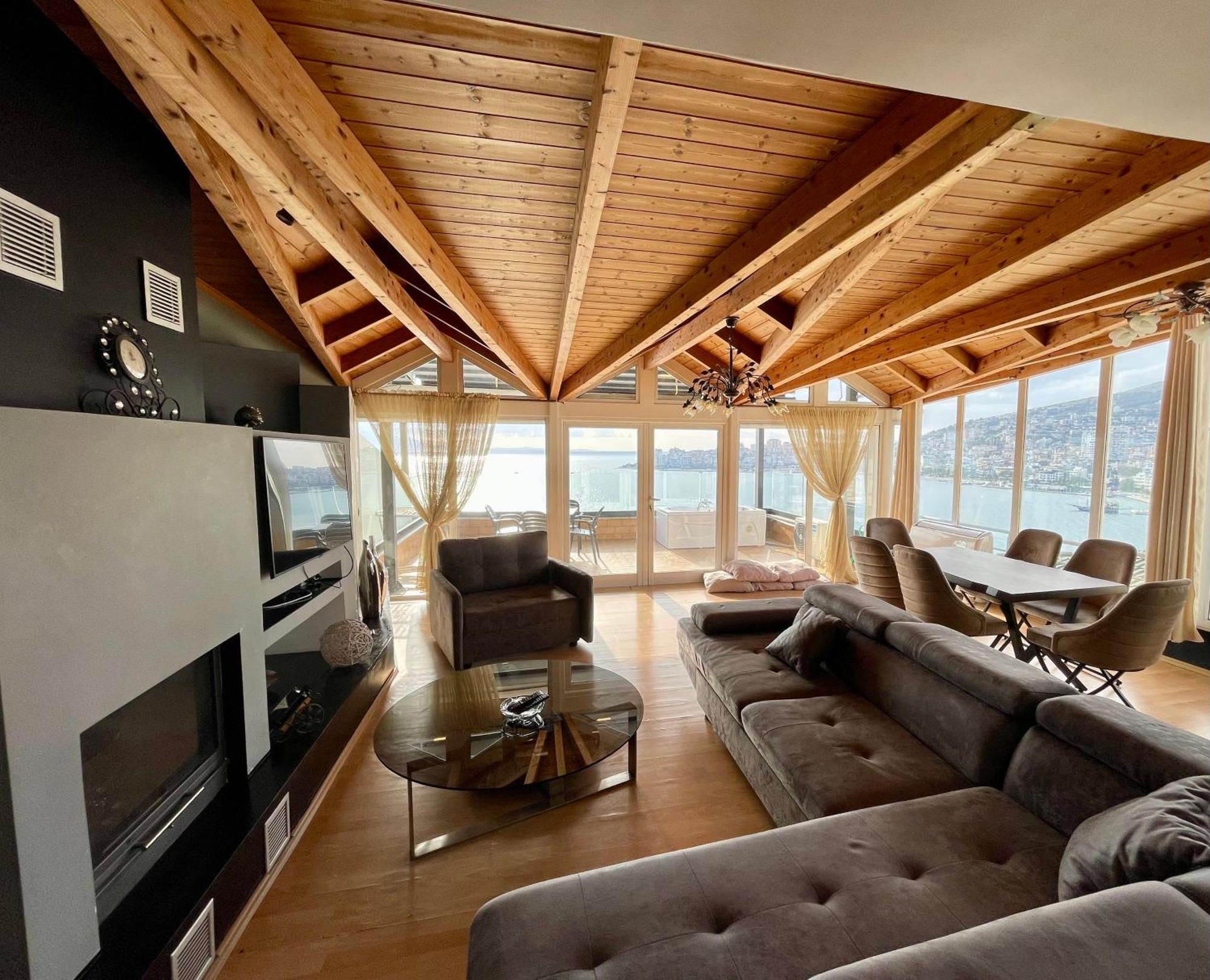 شقة Seaview Golden Penthouse ساراندا المظهر الخارجي الصورة