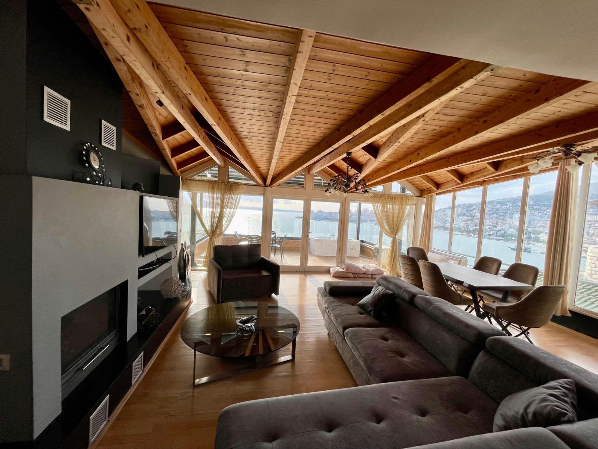 شقة Seaview Golden Penthouse ساراندا المظهر الخارجي الصورة