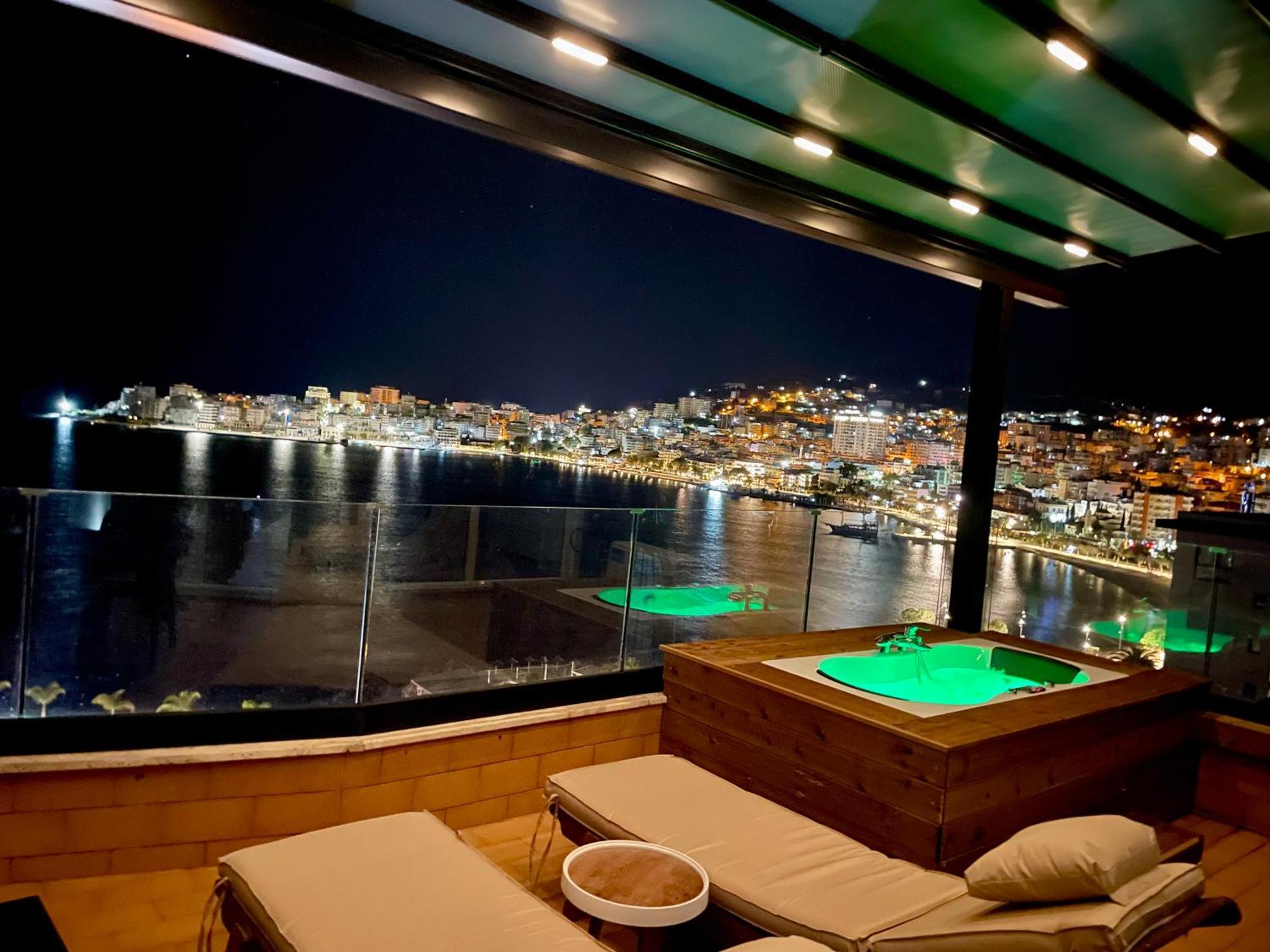 شقة Seaview Golden Penthouse ساراندا المظهر الخارجي الصورة