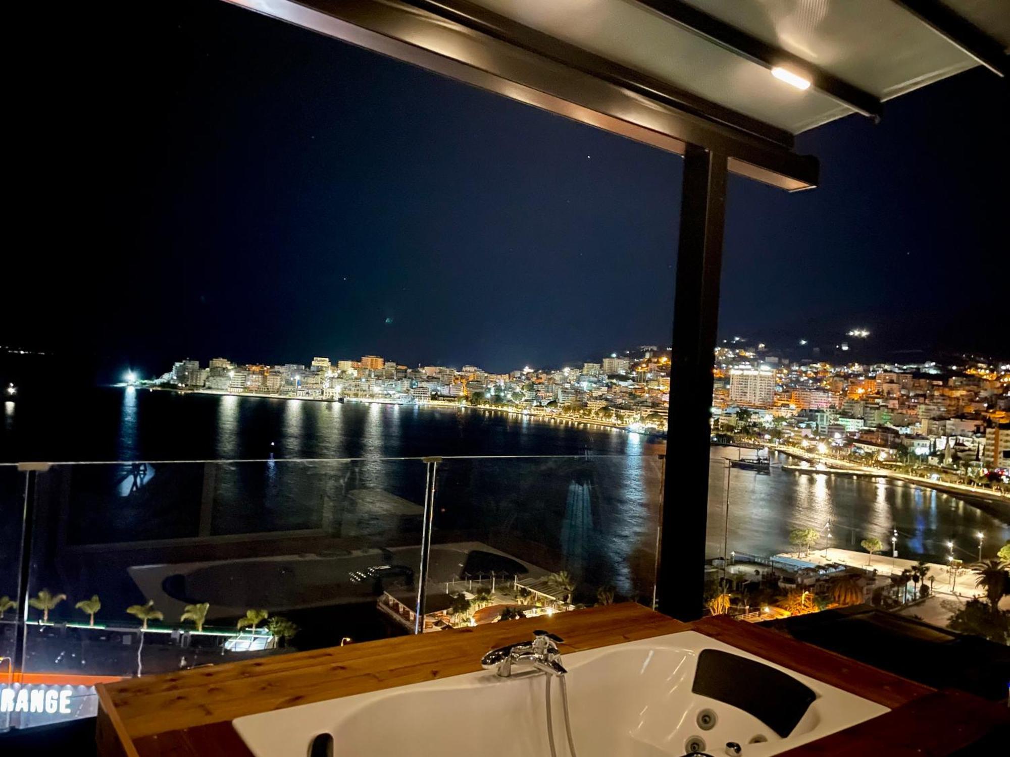 شقة Seaview Golden Penthouse ساراندا المظهر الخارجي الصورة